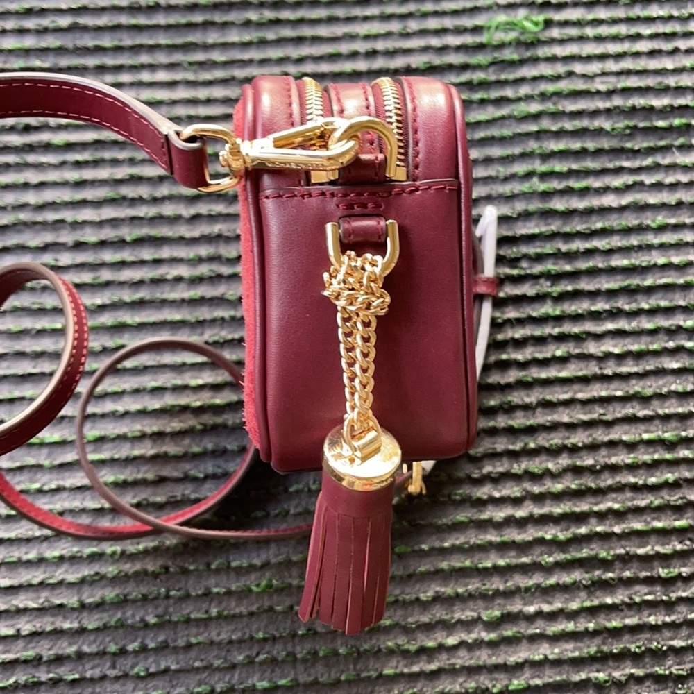 Michael Kors Small Camera Bag Ox Blood North/South - Picture 2 of 16